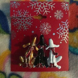 Christmas dog pin. Super cute!